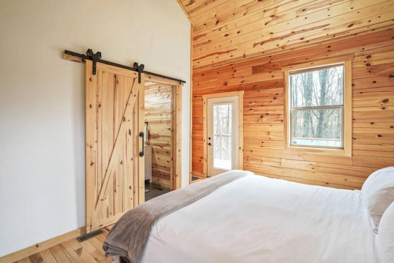 Fern Haven A Modern Take On Hocking Hills Cabins Stella Bagian luar foto