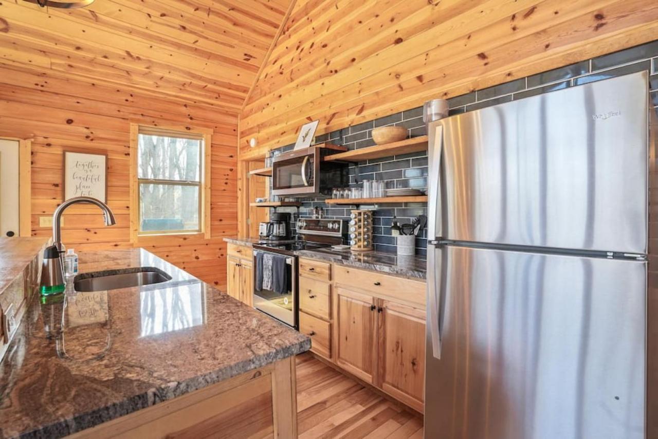 Fern Haven A Modern Take On Hocking Hills Cabins Stella Bagian luar foto