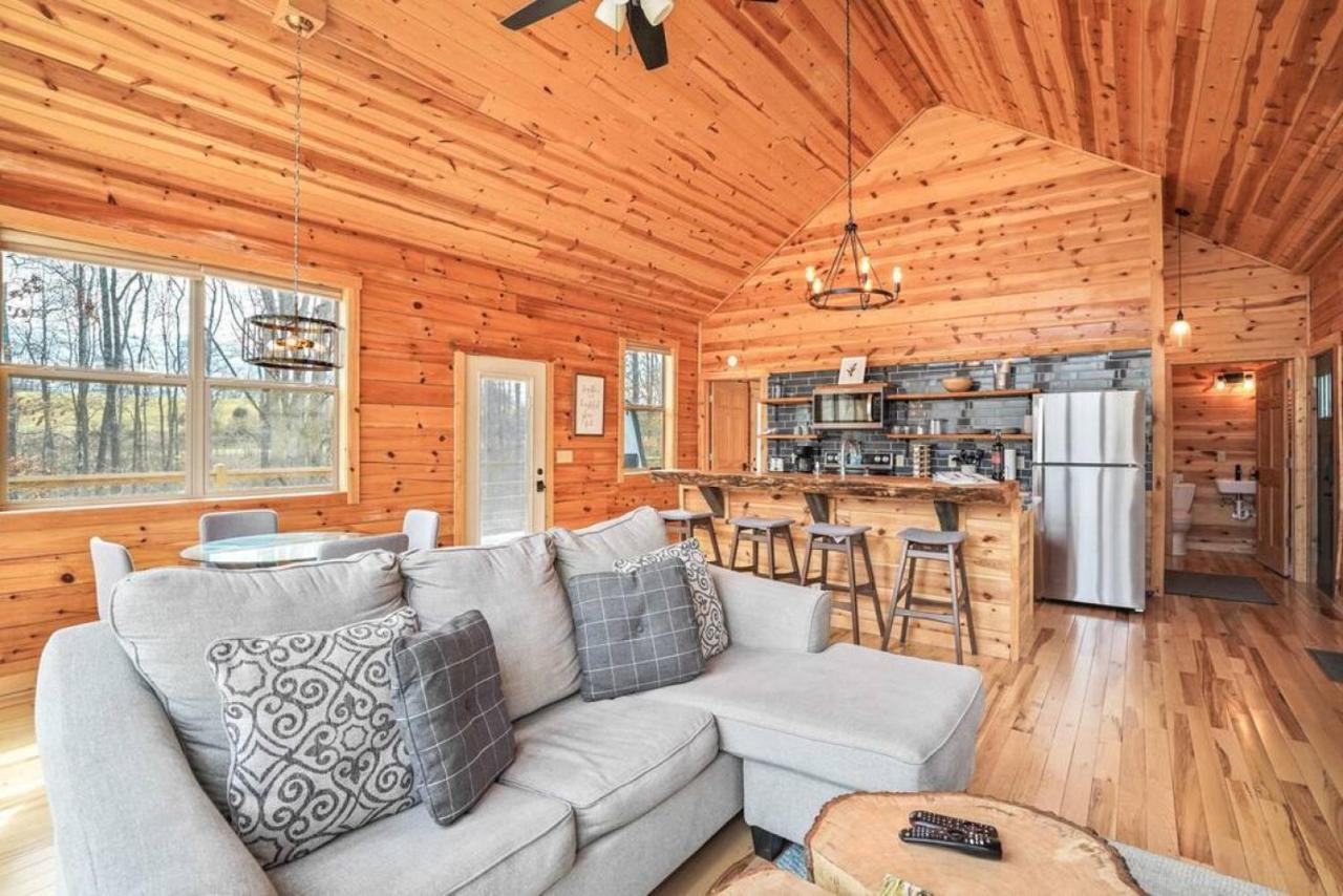 Fern Haven A Modern Take On Hocking Hills Cabins Stella Bagian luar foto