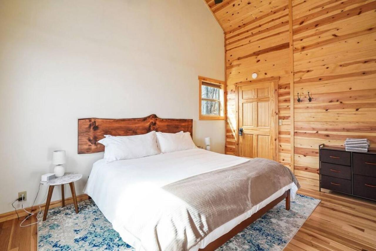 Fern Haven A Modern Take On Hocking Hills Cabins Stella Bagian luar foto