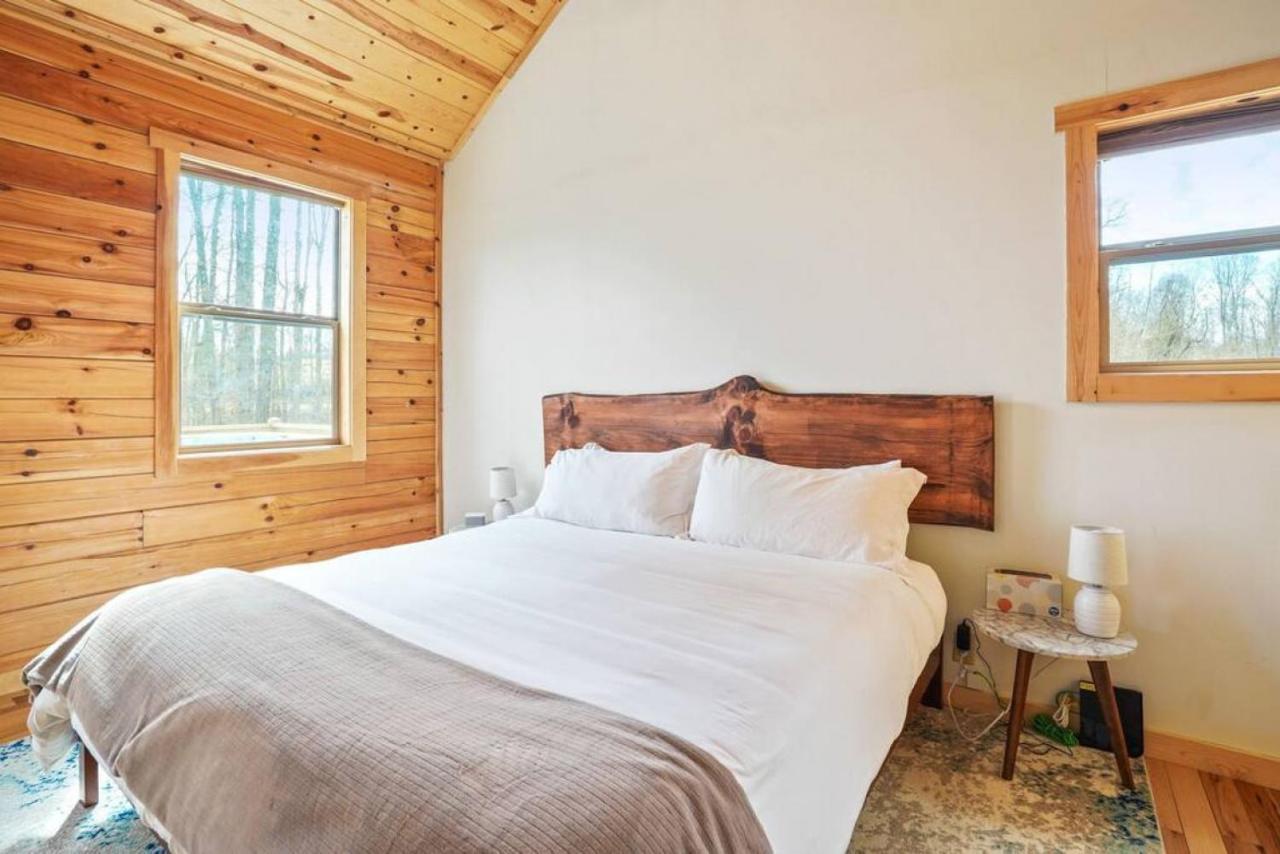Fern Haven A Modern Take On Hocking Hills Cabins Stella Bagian luar foto